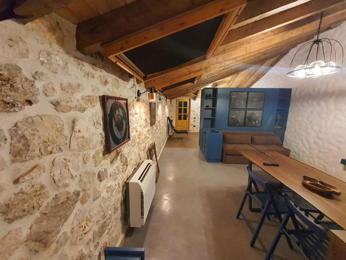 Roots Dhermi Exterior photo