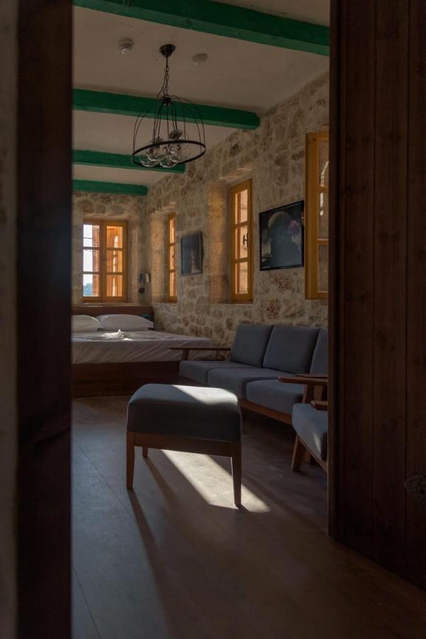 Roots Dhermi Exterior photo