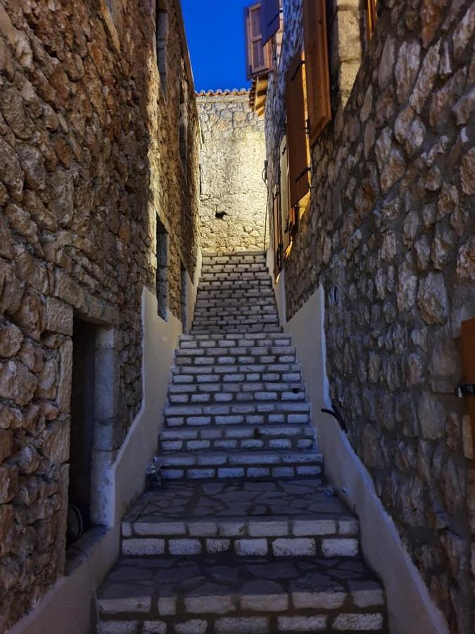 Roots Dhermi Exterior photo