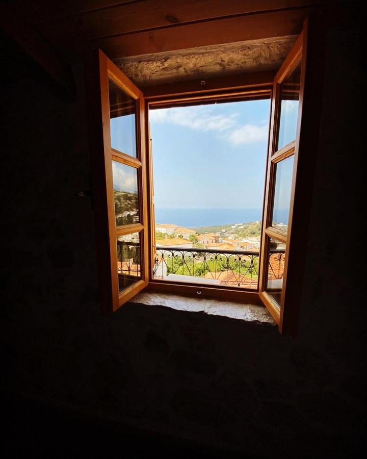 Roots Dhermi Exterior photo